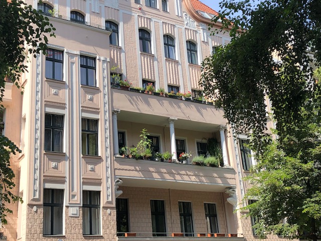 Shop / office in the renovated old building with Art Nouveau facade / near the Deutsche Oper