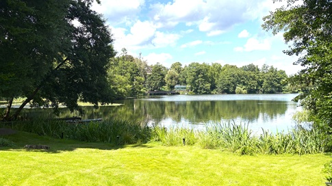 Exklusivverkaufsauftrag! Eine Oase inmitten der City- Wohnen auf Seegrundstück in Berlin-Grunewald !