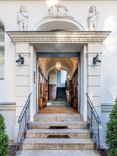 Großzügige Altbauwohnung in Berlin-Schmargendorf
